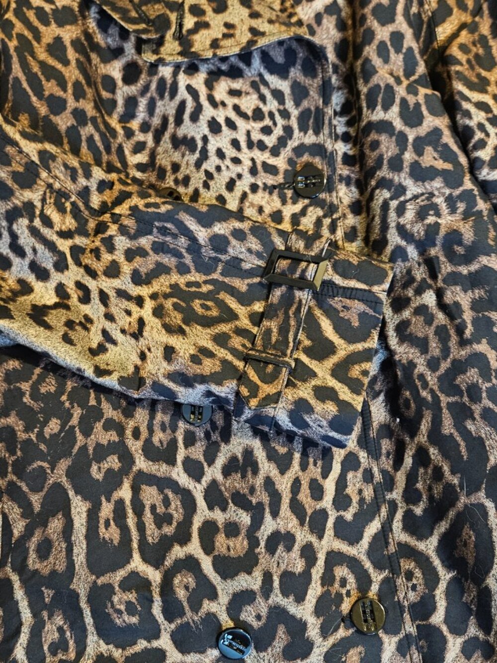 ST JOHN COLLECTION CHEATAH PRINT RAIN COAT, SIZE 10 {#825-5} - Picture 4 of 10